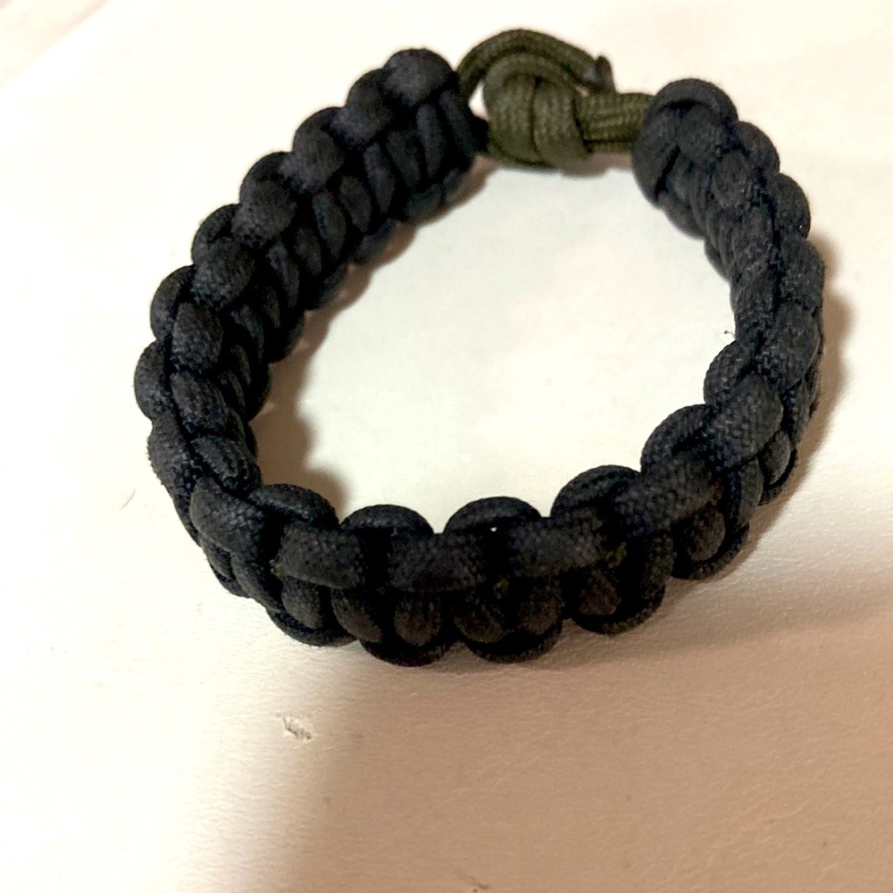 Black braided cloth bracelet. Handmade.   NWOT. Bme2740